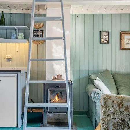 Fisherman's Cabin, Lofoten - Brattelibua