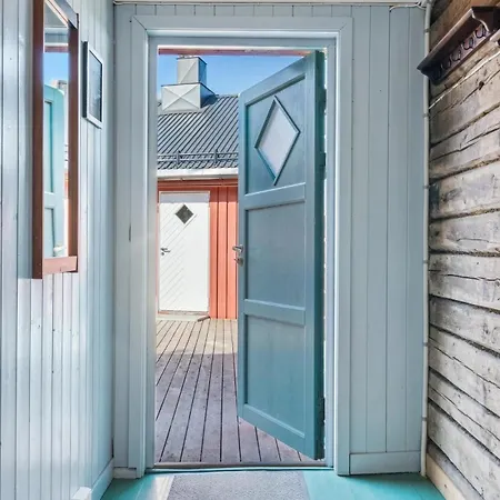 Fisherman's Cabin, Lofoten - Brattelibua *
